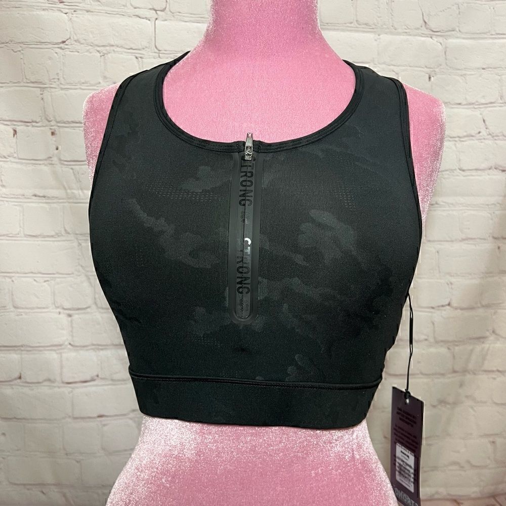 ZUMBA FITNESS! Medium STRONG NATION STRONG BY ZUMBA zip up scoop sports bra nwt